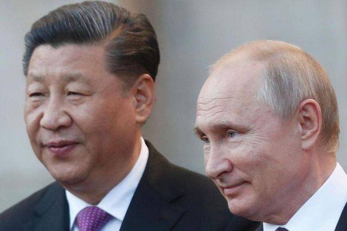 Tổng thống Putin và Chủ tịch Tập Cận Bình trong cuộc gặp tại Moscow ngày 5/6. (Ảnh: AP)