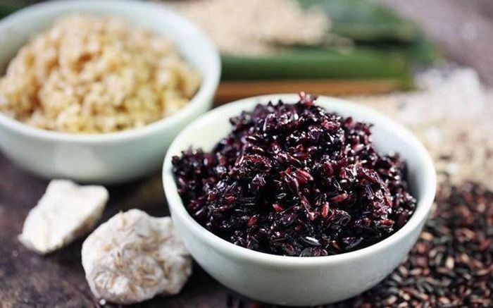 Cơm rượu nếp cẩm cũng rất dễ làm và không thể thiếu trong ngày Tết đoan ngọ