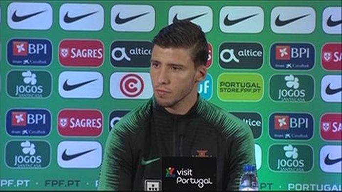 Trung vệ Ruben Dias