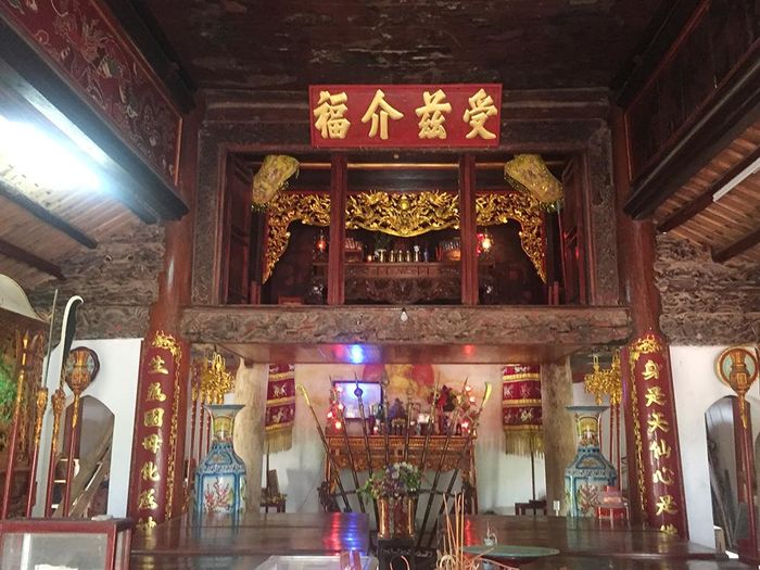 Kiến trúc hậu cung đưa lên gác cao cổ kính