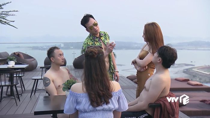 Vũ lại thua cá cược với Thư