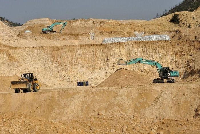 Trung Quốc cung cấp hơn 70% sản lượng đất hiếm toàn cầu. Ảnh: AP