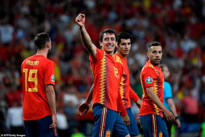 Bàn thua thứ hai đã đánh gục ý chí chiến đấu của các "chiến binh Viking". Chỉ 2 phút sau, Mikel Oyarzabal tỏa sáng với pha cứa lòng đẹp mắt từ ngoài vùng cấm ấn định thắng lợi 3-0 cho Tây Ban Nha.