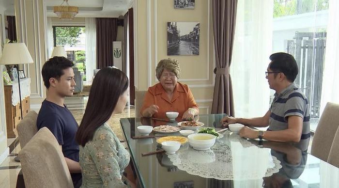  Yến tiếp tục bị bà nội mắng. 