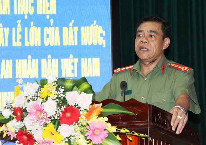 Đại tá Võ Trọng Hải - Giám đốc Công an tỉnh Phát biểu chỉ đạo tại lễ phát động phong trào thi đua.