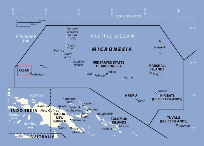 Palau (Cộng hòa Palau) là một đảo quốc thuộc vùng Micronesia ở châu Đại Dương với gần 250 hòn đảo lớn nhỏ trải rộng trên 466 km2. Đất nước này có biên giới biển giáp với Indonesia, Philippines và Liên bang Micronesia. Ảnh: Mapsland. 