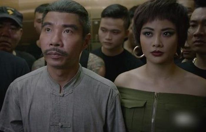Nhiều khán giả nhận xét ông trùm Cường Lâm bị công an bắt quá dễ dàng.