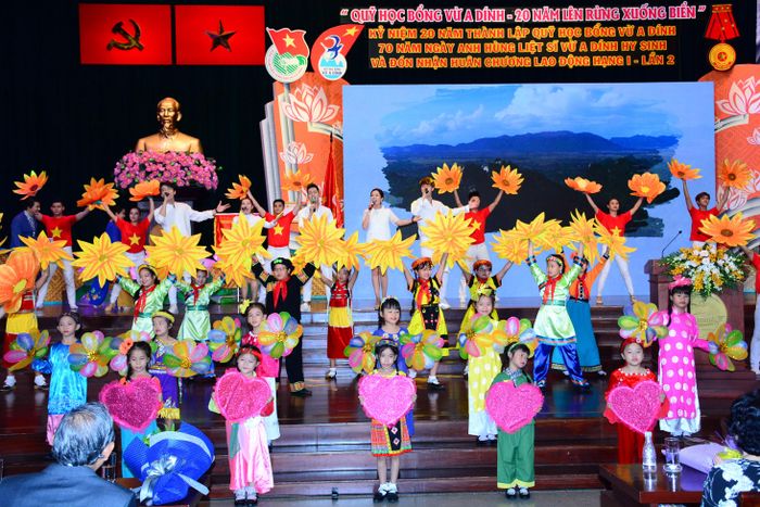  Tiết mục văn nghệ tại buổi lễ.