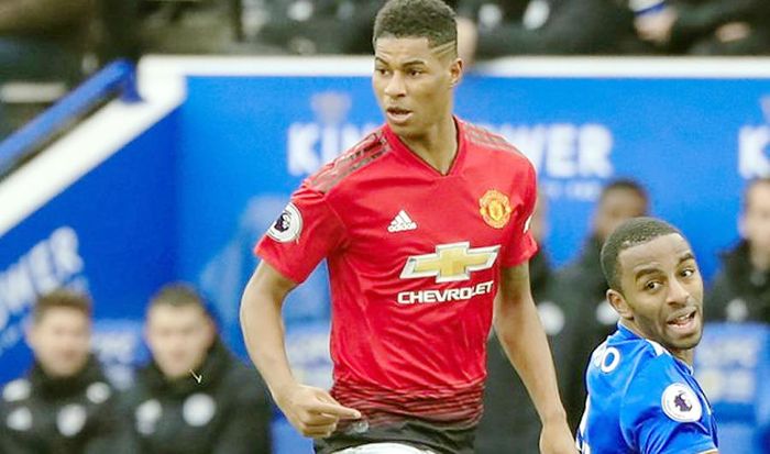 Rashford (ảnh) đòi tăng lương mới chịu gia hạn hợp đồng.
