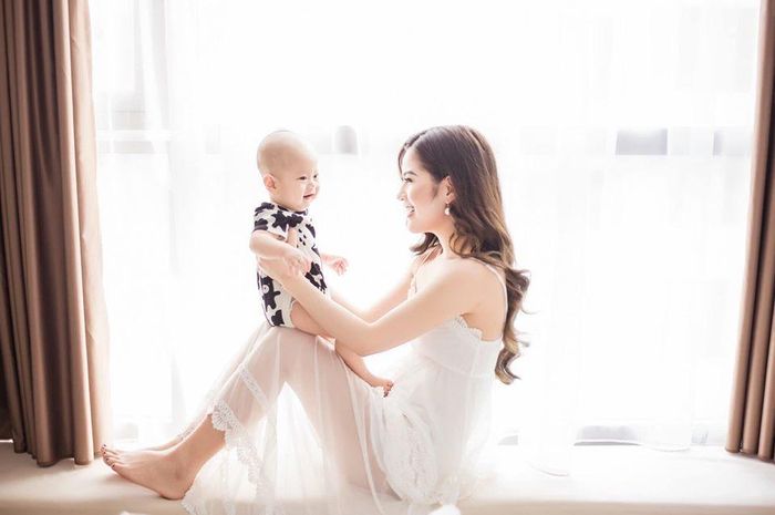 Bà xã diễn viên Việt Anh chính thức tuyên bố gia nhập hội những bà mẹ đơn thân.