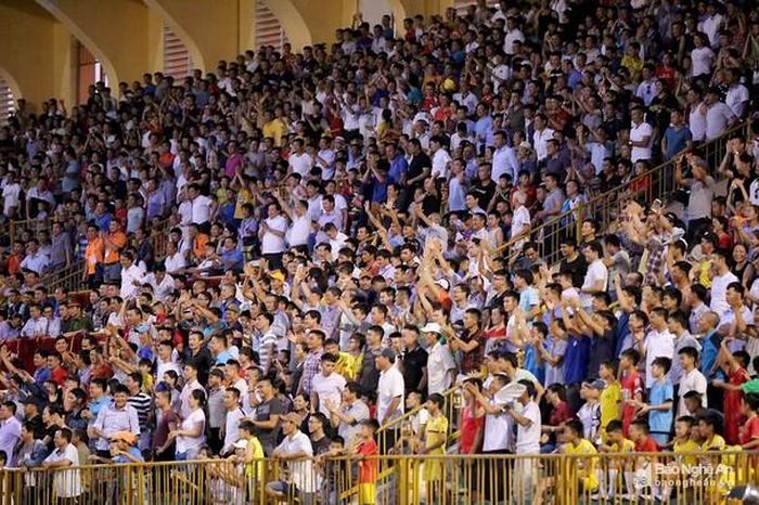 Sân Vinh có lượng khán giả đứng thứ 5 tại lượt đi V.League 2019. Ảnh tư liệu