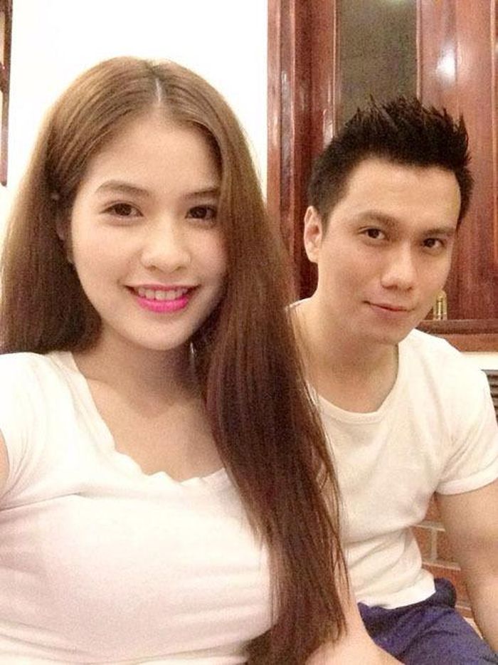 Năm 2014, Việt Anh công khai mối quan hệ với người vợ thứ 2 tên Trần Hương. Trần Hương sinh năm 1989, kinh doanh mỹ phẩm và có ngoại hình xinh xắn không kém hot girl. Cả hai bắt đầu hẹn hò từ năm 2012 nhưng đến năm 2014 mới chuyển về sống cùng nhau.