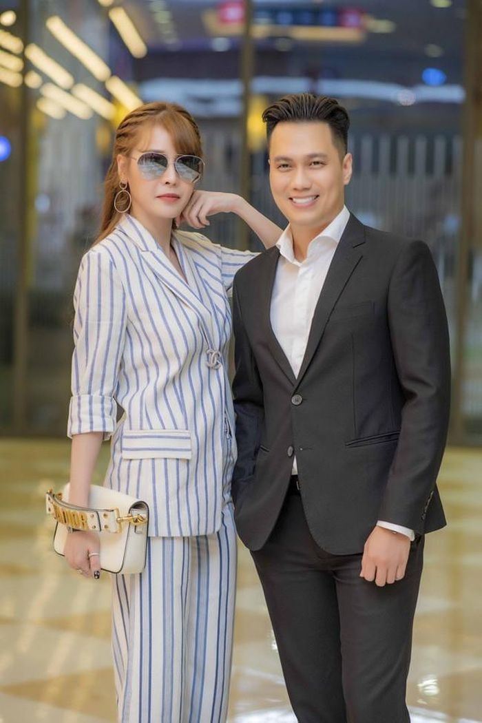Tuy nhiên, sau đó, sự việc đã ngã ngũ khi đây chỉ là màn kịch tình ái của cả hai để PR cho lần hợp tác kinh doanh.