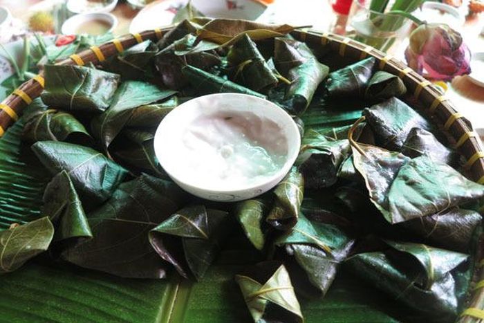 Món bánh này ngon được quyết định ở chén nước chấm. Ảnh: P.T.