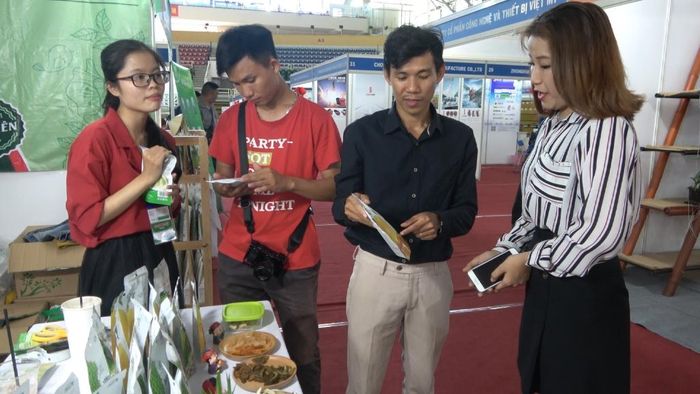 Chiếm số lượng lớn là nông sản tươi và chế biến tinh đến từ nhiều tỉnh thành trên cả nước.