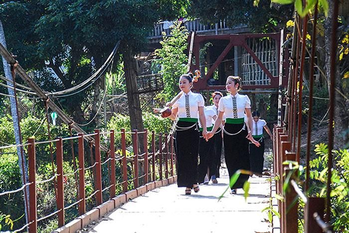 Những lời ca, tiếng hát của đội văn nghệ bản Phiêng Lơi luôn để lại nhiều ấn tượng trong lòng du khách.