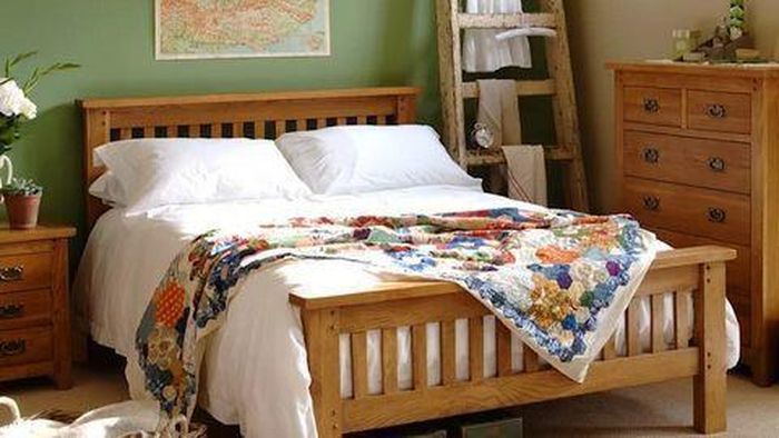 Thật nhiều không gian lưu trữ Có nhiều cách để giúp chúng ta tiết kiệm từng cm diện tích, trong đó sử dụng tủ lưu trữ là một trong những cách hợp lý. Lưu trữ trong phòng ngủ nhỏ là chìa khóa cho một căn phòng nhà đẹp gọn gàng và tiện nghi.