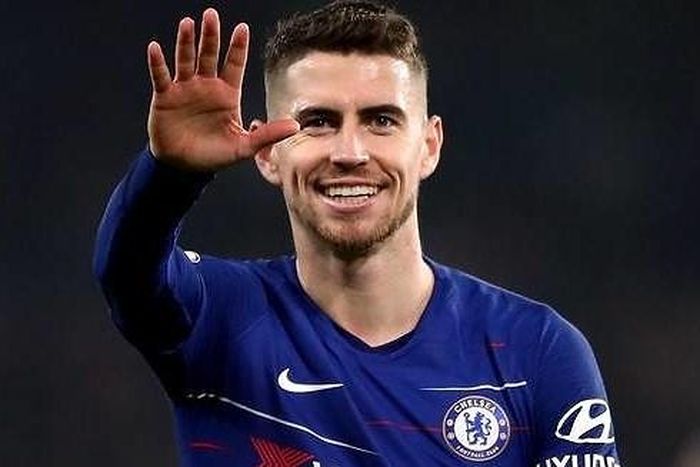 Chelsea quyết tâm giữ chân tiền vệ Jorginho