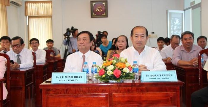 Các Đại biểu tham dự Lễ đón nhận Huân chương Lao động hạng Nhất