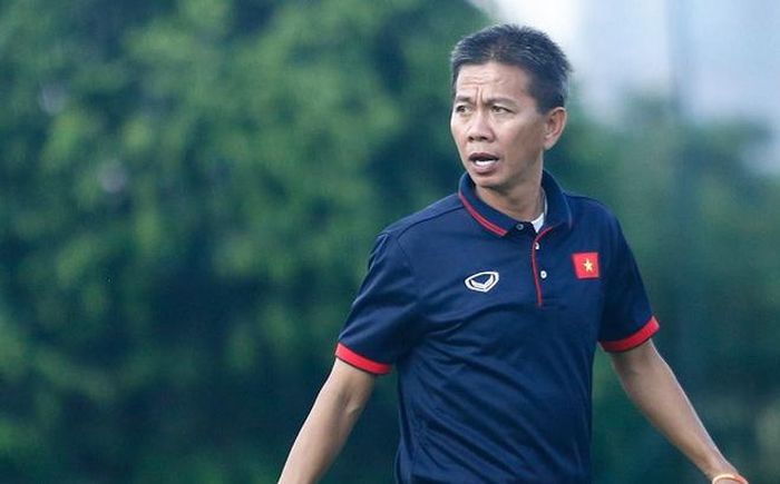 HLV Hoàng Anh Tuấn của U18 Việt Nam.