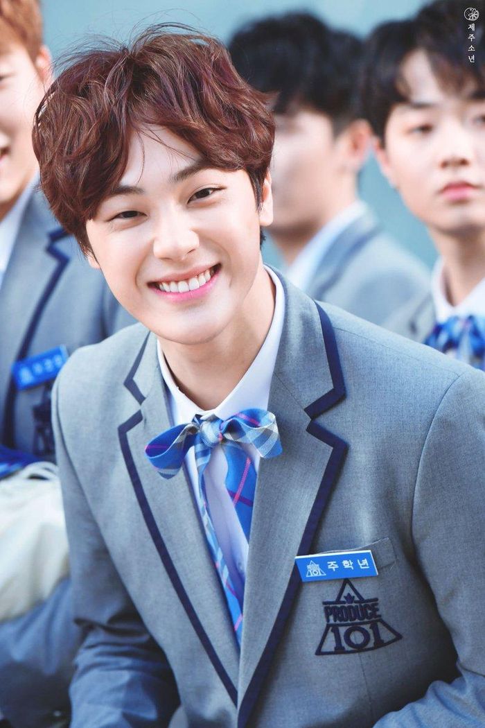 Haknyeon có nụ cười của nam chính trong truyện tranh