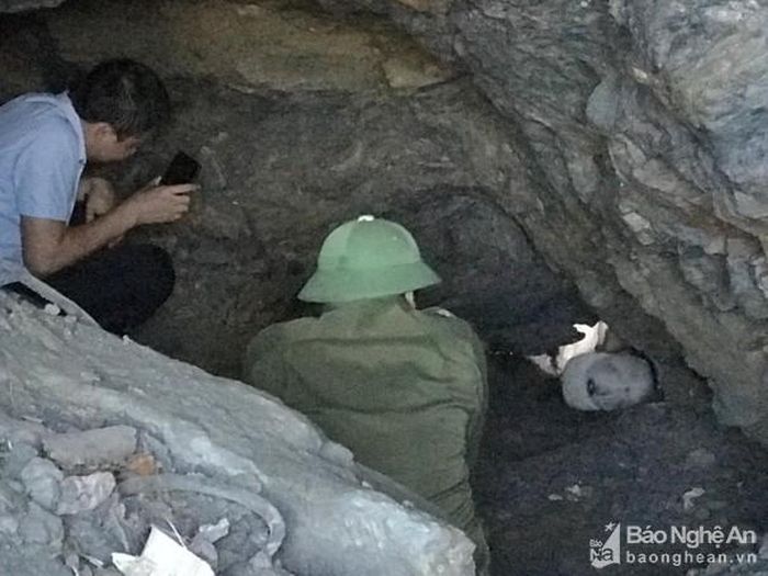 Các hầm lò trái phép thường có chiều dài hàng trăm mét, độ sâu hàng chục mét và nhiều ngóc ngách rất nguy hiểm. Ảnh: Huy Nhâm
