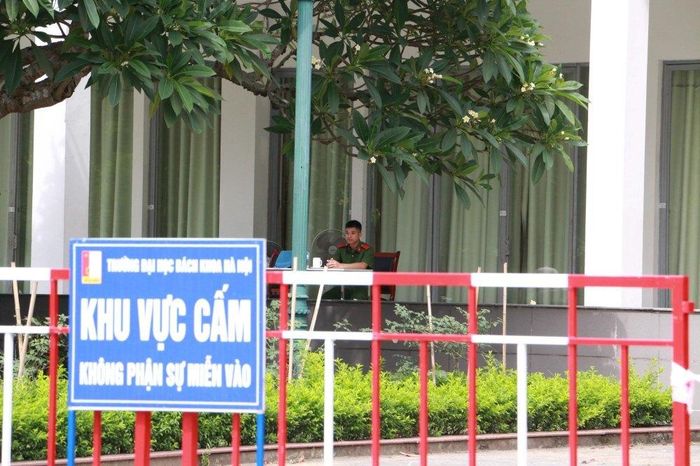 Luôn có các lực lượng an ninh canh giữ 24/24h