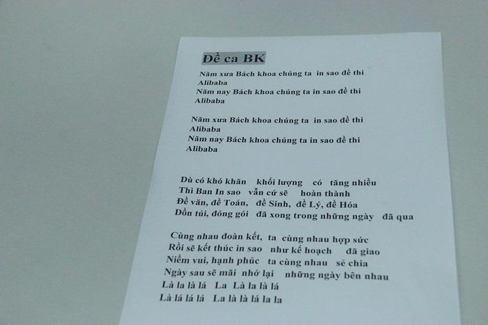 Thậm chí là cùng nhau sáng tác lời "Đề ca Bách khoa" theo giai điệu của bài hát |"Alibaba"