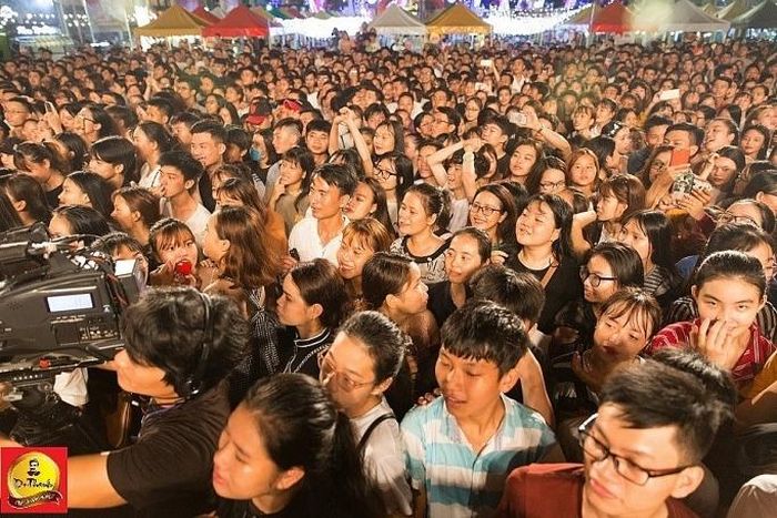 Lễ hội phố hàng nóng năm 2018 thu hút rất đông giới trẻ