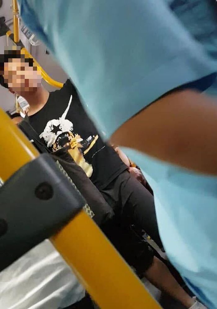 Hành vi "tự sướng" trên xe buýt của nam thanh niên khiến nhiều người phẫn nộ