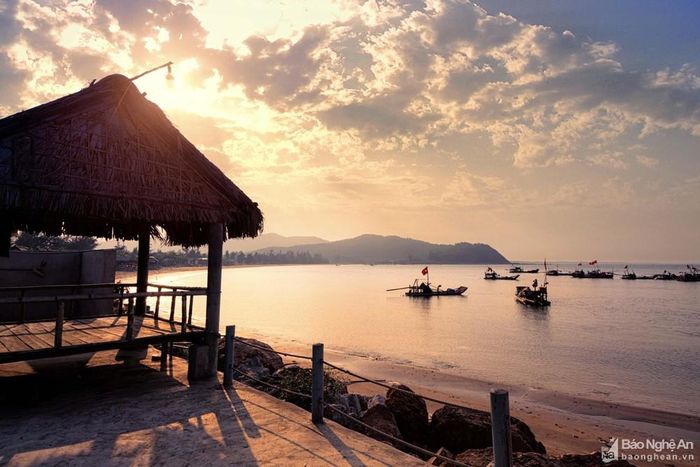 Hoàng hôn tuyệt đẹp ở biển Cửa Hiền. Ảnh: Lê Thắng