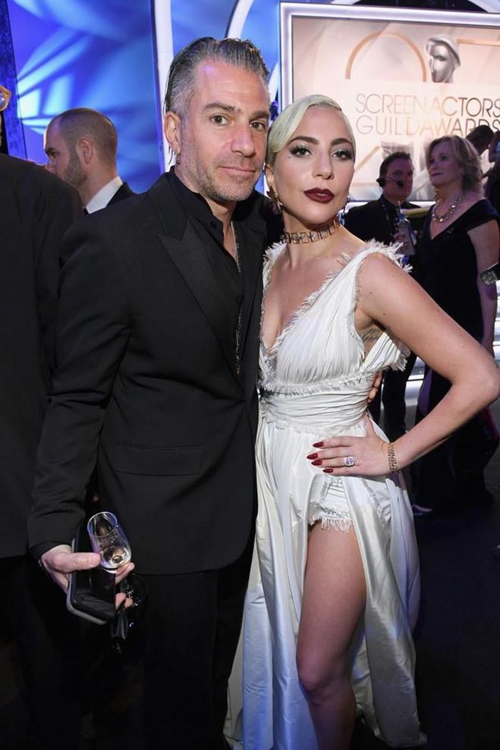 Nhiều khán giả bày tỏ sự tiếc nuối cho Lady Gaga khi chuyện tình cảm của cô không được suôn sẻ, cô còn bị cho là nguyên nhân khiến Bradley Cooper chia tay bạn gái. Chính nữ ca sĩ cũng tự rút ra bài học, nếu càng thành công trong sự nghiệp thì càng cô đơn: “Tôi đã háo hức khi mình bán được 10 triệu bản thu âm nhưng rất buồn khi nhận ra tôi đánh mất Matt Williams. Khi bán được 30 triệu đĩa nhạc, tôi mất Luc Carl. Nhận lời tham gia phim A Star is Born, tôi rời xa Taylor Kinney. Mọi thứ cứ trái ngược như vậy”. 