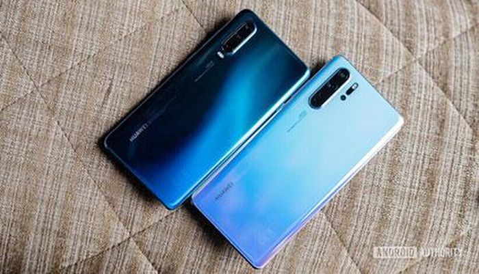 P30 và P30 Pro, hai chiếc điện thoại ở phân khúc cao của Hoa Vi. Ảnh: The Information. 