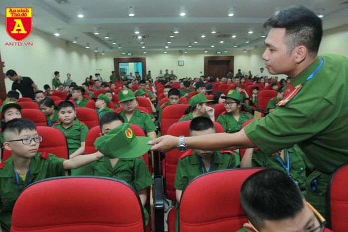 Năm thứ 2 được tổ chức, Chương trình "Học làm chiến sĩ Công an" năm 2019 thu hút 115 thiếu niên, nhi đồng trong độ tuổi từ 9 đến 14 tuổi tham gia