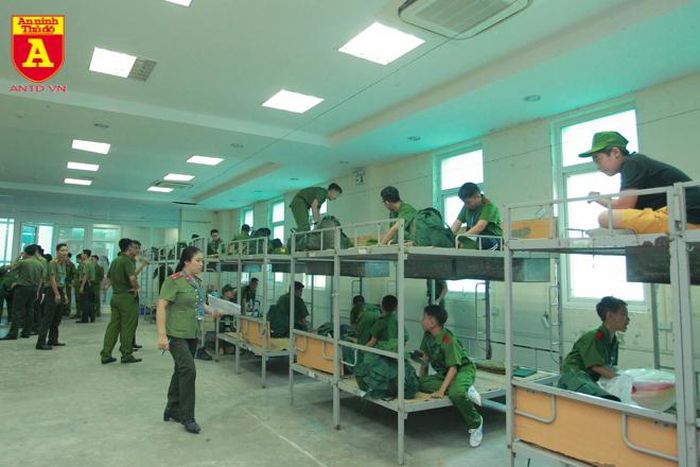 Cuộc sống tập thể sẽ giúp các em có một tinh thần đoàn kết, phát triển tư duy và tự tin hơn