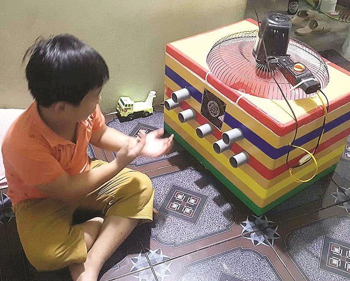 Quạt hơi nước đá của người Huế. Ảnh: VĂN THẮNG