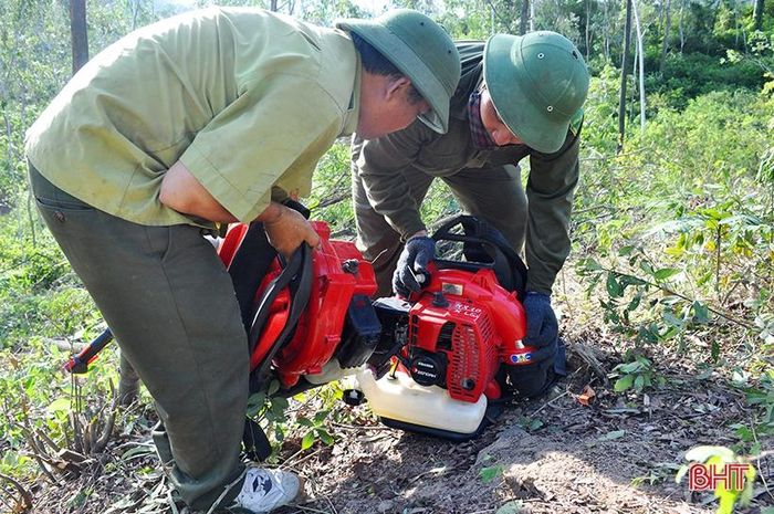 Máy móc được tiếp nhiên liệu để hoạt động liên tục không ngừng nghỉ