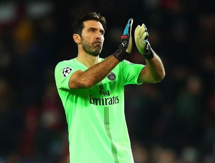 Gianluigi Buffon vừa tạm biệt PSG sau 1 năm đầu quân. Ở tuổi 41, Gigi vẫn muốn thi đấu thay vì giải nghệ, và có tin đồn anh chuẩn bị quay lại khoác áo Juventus.