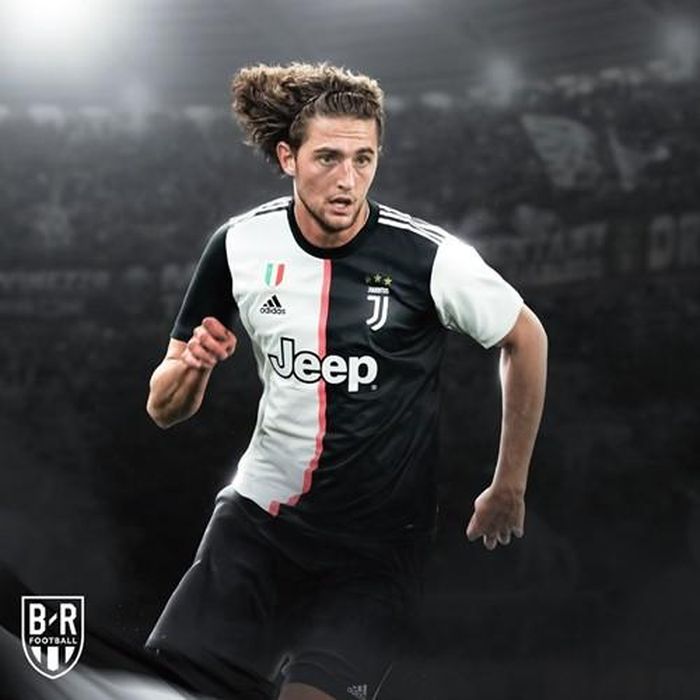 Adrien Rabiot mới 24 tuổi và có tương lai xán lạn, nên ngay sau khi hết hợp đồng với PSG, Juventus đã nhảy vào và nhanh chóng sở hữu tiền vệ này.
