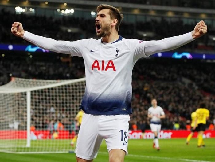 Fernando Llorente cũng là trường hợp tương tự, nhờ kinh nghiệm dày dạn của mình