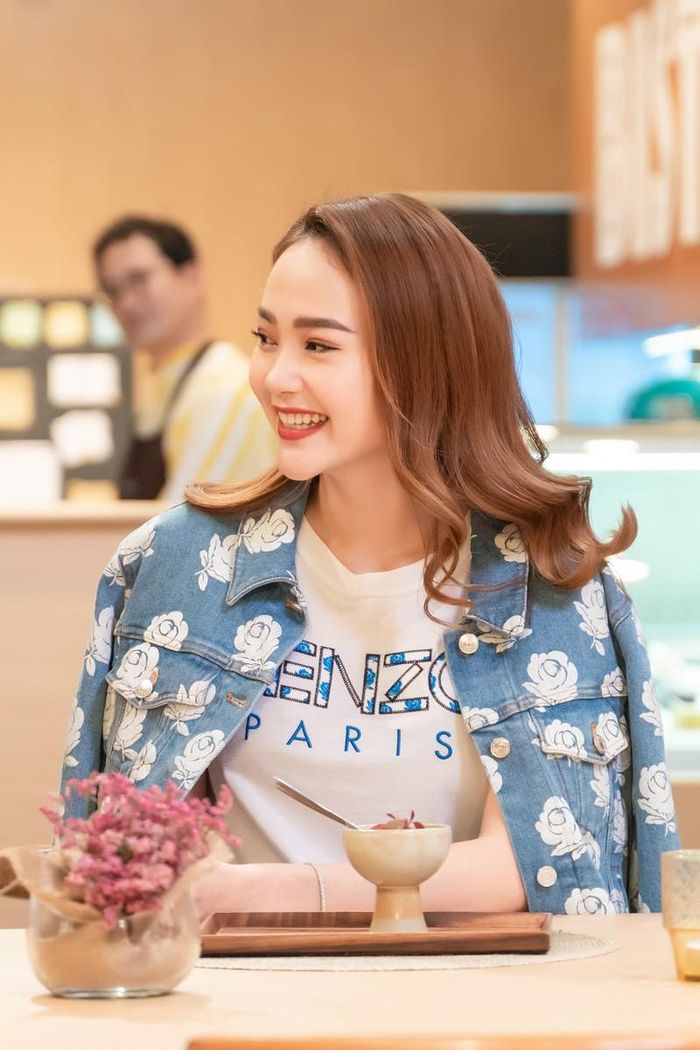  Minh Hằng cho biết cô là người phiêu lưu trong công việc nhưng không dám mạo hiểm trong chuyện tình cảm.