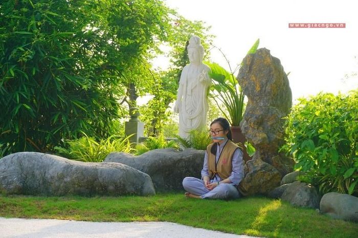 Học cách im lặng - Ảnh: Đình Khoa.