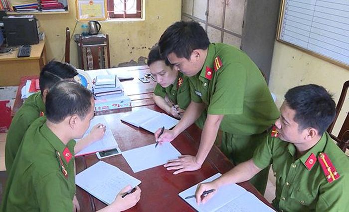 Cán bộ chiến sỹ Đội Cảnh sát ĐTTP về hình sự, kinh tế, ma túy Công an huyện Tiên Lữ họp triển khai các phương án đấu tranh với tội phạm về ma túy. 