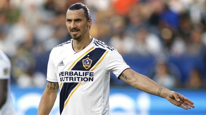 Ibra không thích cách truyền thông tung hô Ronaldo. Ảnh: Getty.