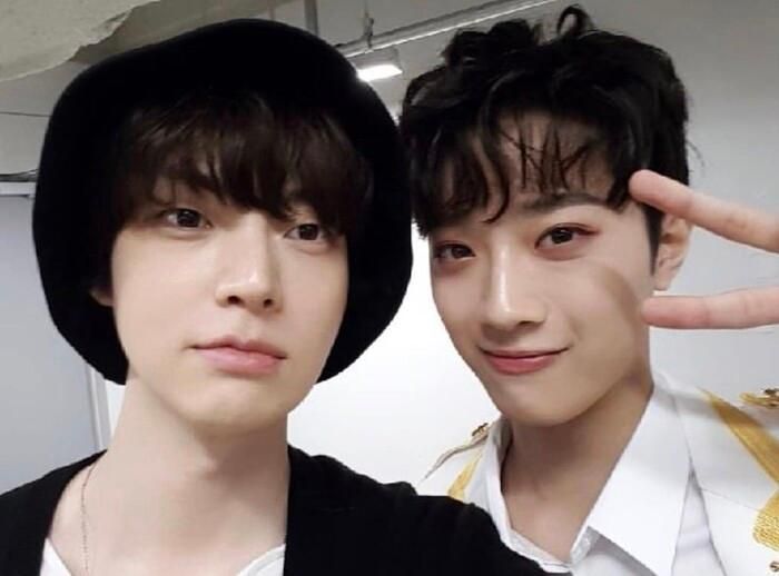 Hai anh em Lai KuanLin và Ahn Jaehyun.