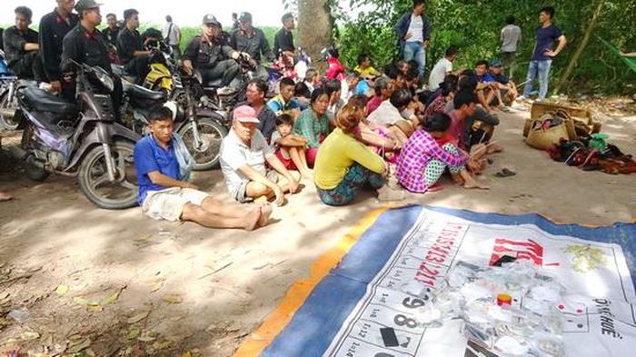 Các đối tượng cùng tang vật