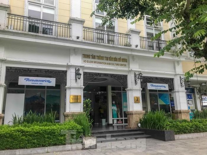 Theo đó, hoàn thiện hồ sơ pháp lý về đất đai theo quy định để giao cơ sở nhà, đất tại số 02 Lê Thái Tổ cho đơn vị sự nghiệp công lập là Ban Quản lý khu vực Hồ Hoàn Kiếm quản lý, sử dụng.