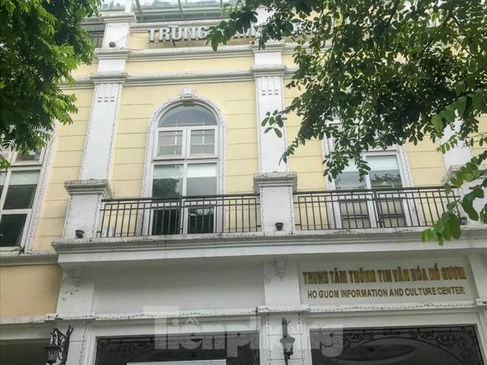 Khu đất ở địa chỉ 02 Lê Thái Tổ nằm ở vị trí đắc địa ngay cạnh Hồ Gươm tại nút giao Lê Thái Tổ, Lương Văn Can.