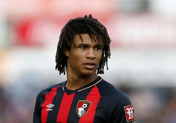 Nathan Ake nằm trong tầm ngắm của Man City