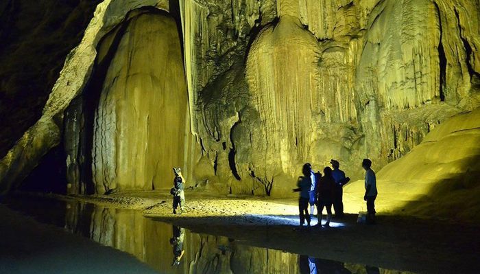 Quảng Bình được mệnh danh là "Vương quốc hang động".